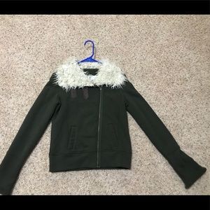 Winter jacket with belt in olive green